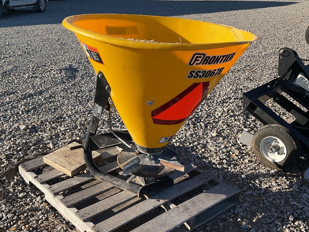 Frontier ss3067b spreader