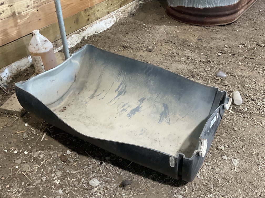 Feed pan