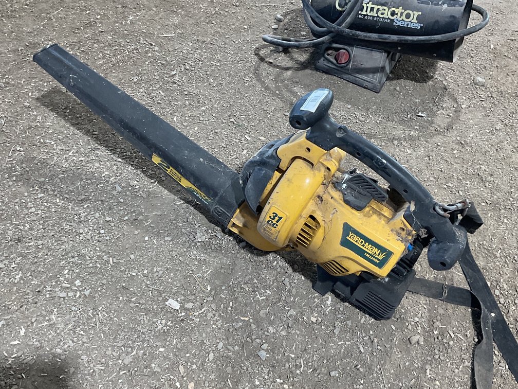 Yard man 31cc leaf blower 