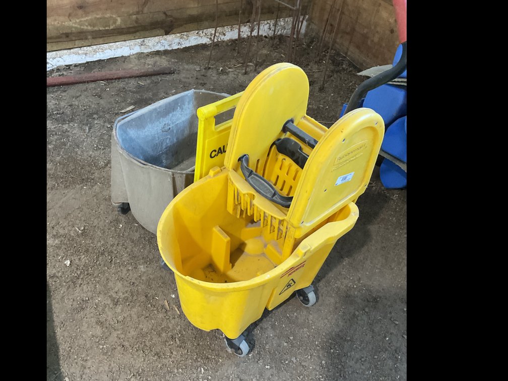 Mop buckets