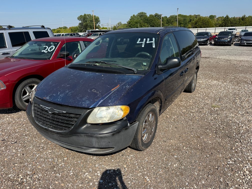 2005 Chrysler Town & Country Van