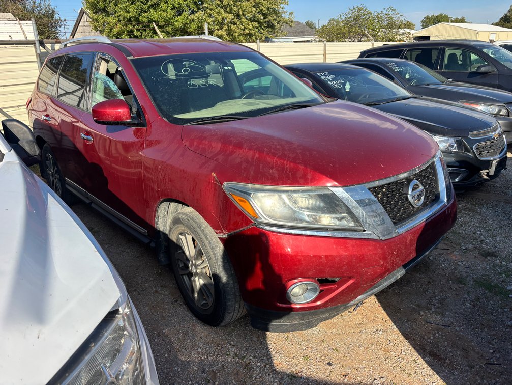 2013 Nissan Pathfinder Multipurpose Vehicle (MPV)