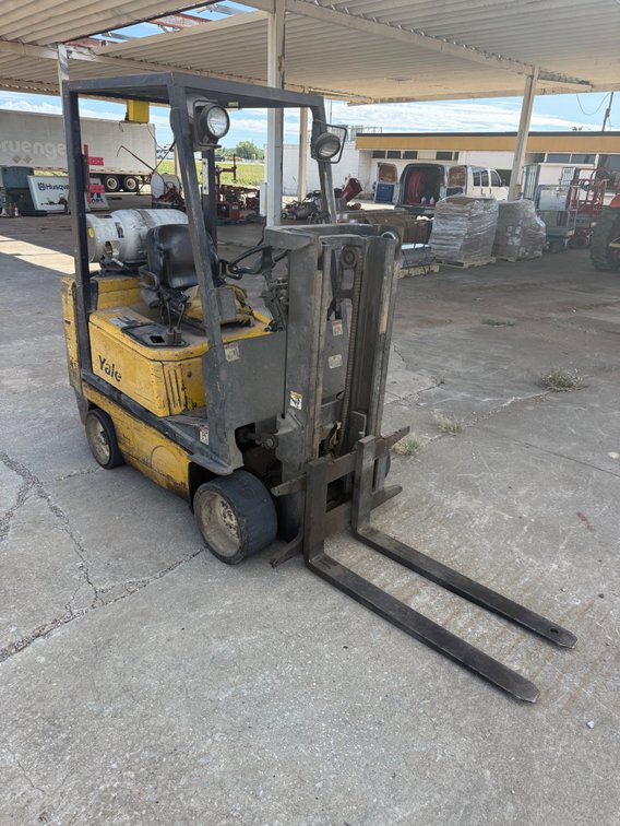 Yale Fork lift