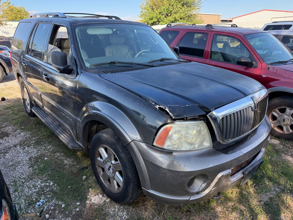 2004 Lincoln Navigator Multipurpose Vehicle (MPV)