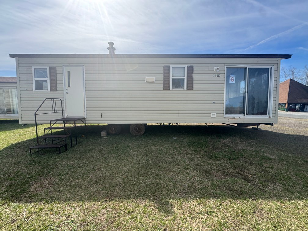 2000 Park Model Camper #6 Unit #14-213
