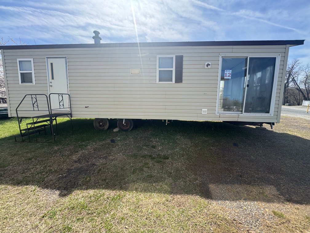 2000 Park Model Camper #12 Unit #27-220 - NO TITLE! Bill of sale ONLY.