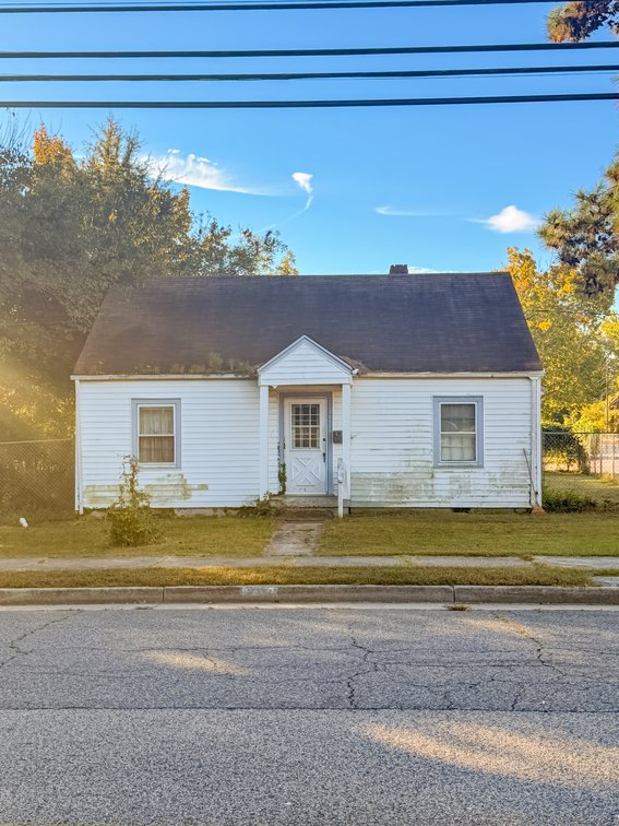 Mary Elizabeth Wiseman, 2412 City Point Rd., City of Hopewell, Tax Map ID 0130230