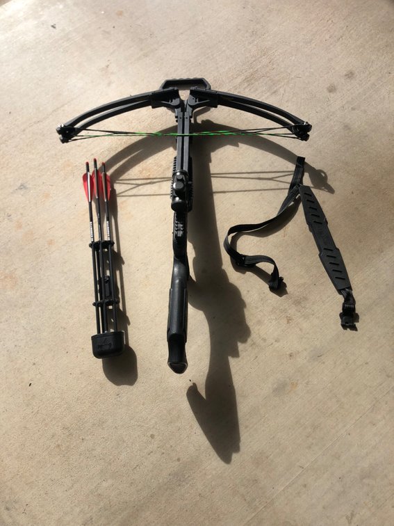 Hunting crossbow with case