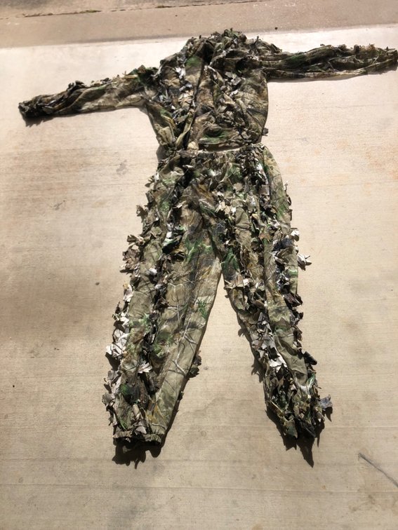 Hunting Gilley suit and tree stand harness