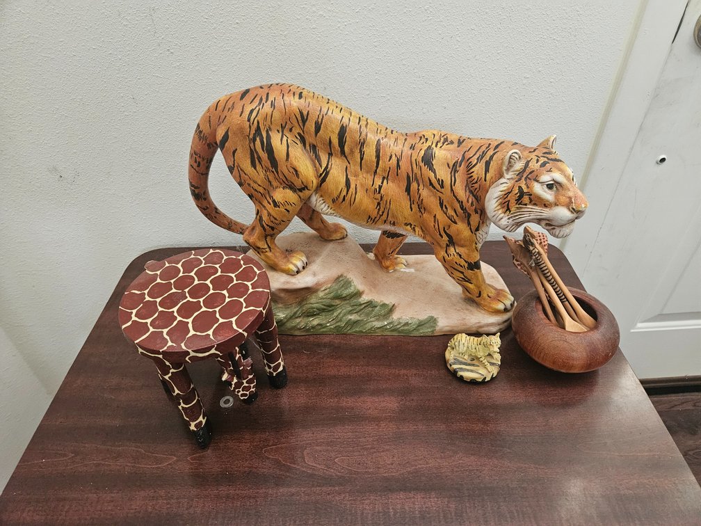 Holland Mold Tiger And Safari Decor Assortment