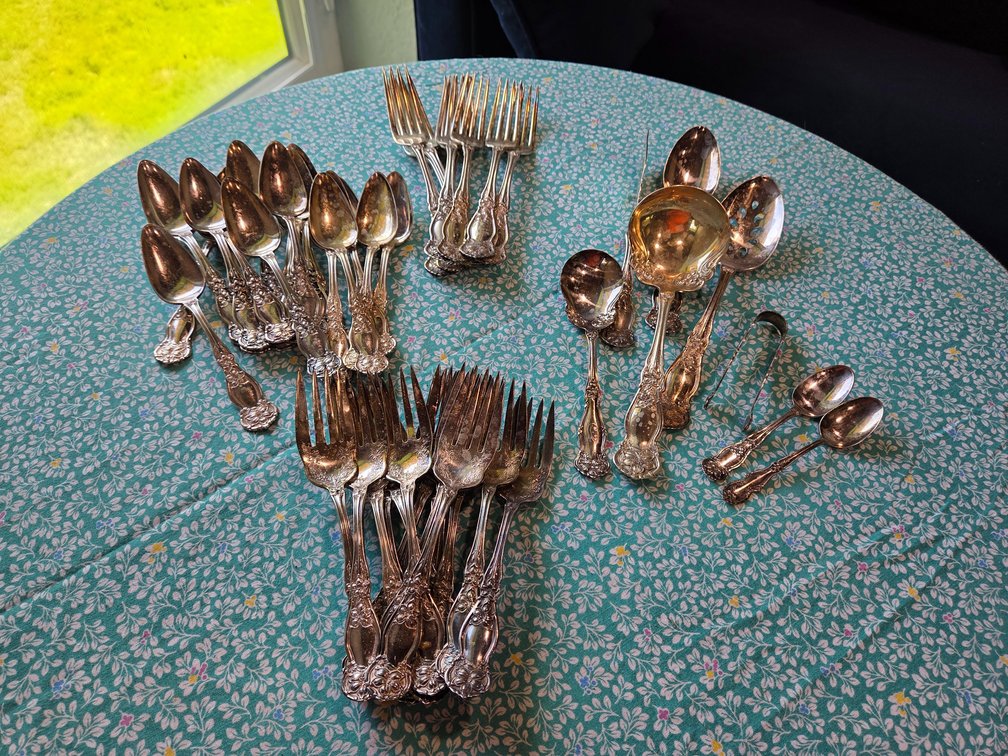 Wm Rogers & Son Silverplate Flatware Set