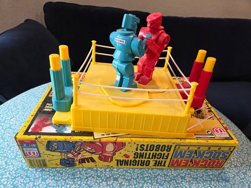 Mattel Games Rock 'Em Sock 'Em Robots Game Set