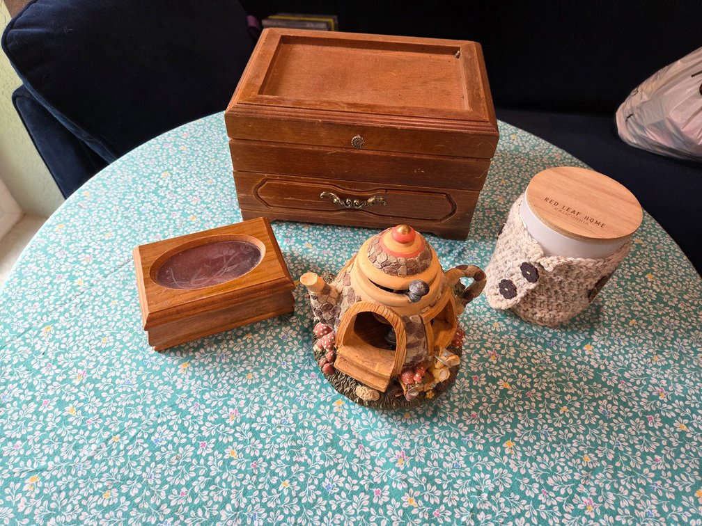 Wooden Jewelry Boxes, Figurine & Red Leaf Home Candle