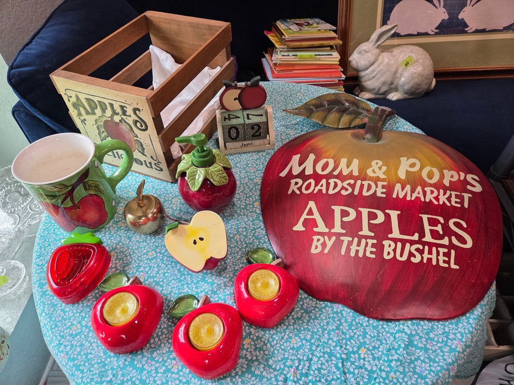 Apple Themed Rustic Home Decor And Collectibles Mixed Lot