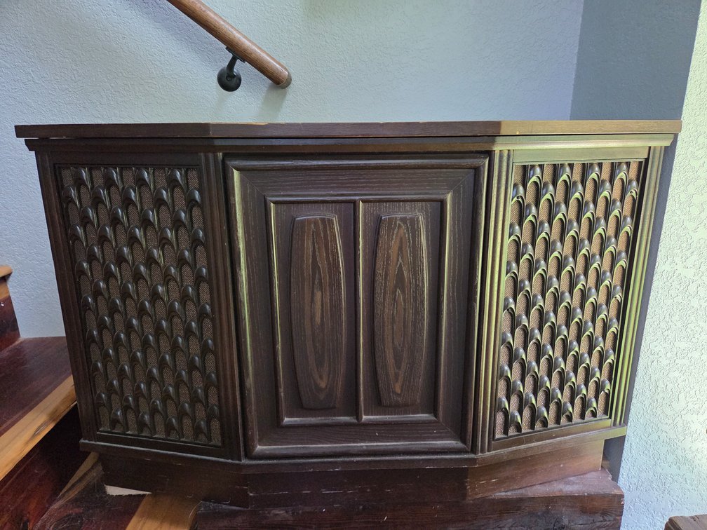 Delmonico Solid State Stereo Console Cabinet