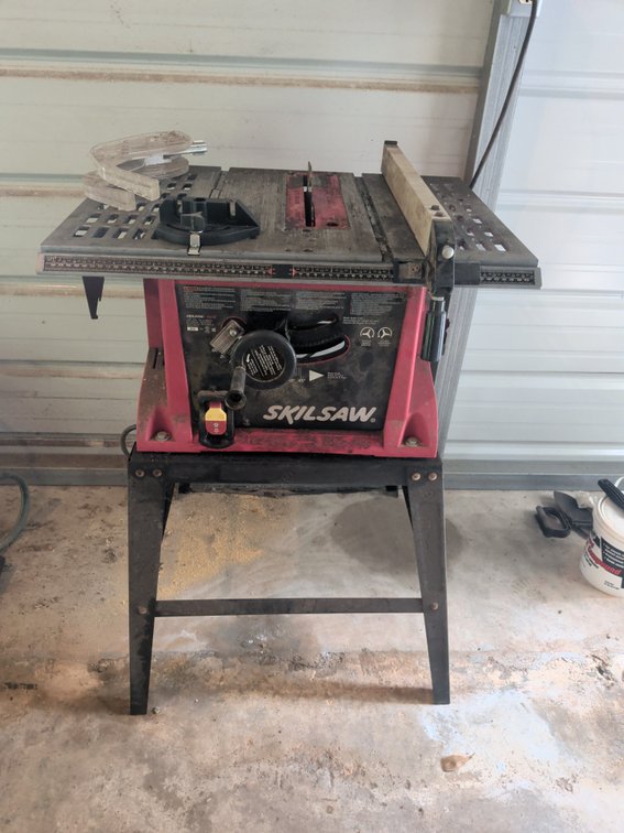 Skilsaw 3310 Portable Table Saw With Metal Stand