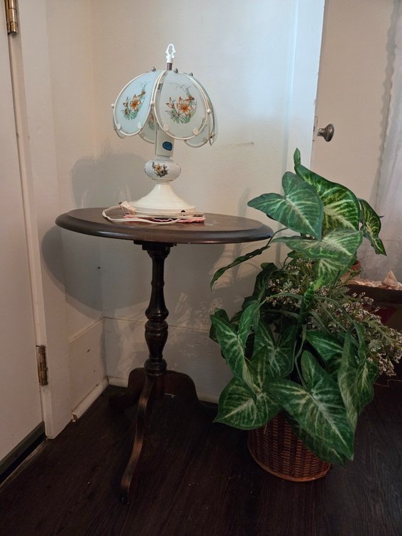 Vintage Floral Glass Lamp And Pedestal Side Table