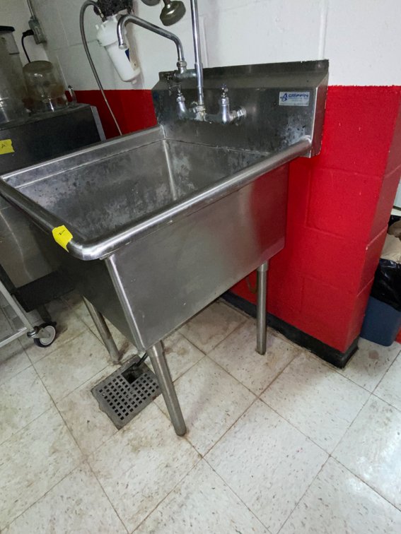 Sink with Sprayer 
