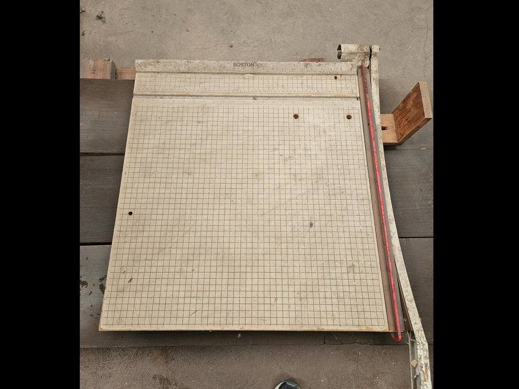 Long arm paper cutter