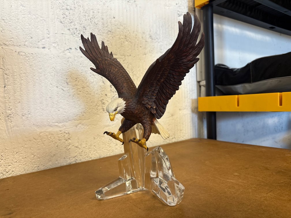 Franklin Mint Bald Eagle w/Austrian Crystal Base (*See Note)