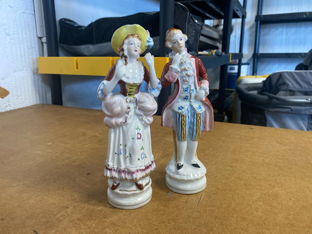 Vintage Porcelain Colonial Couple Figurines