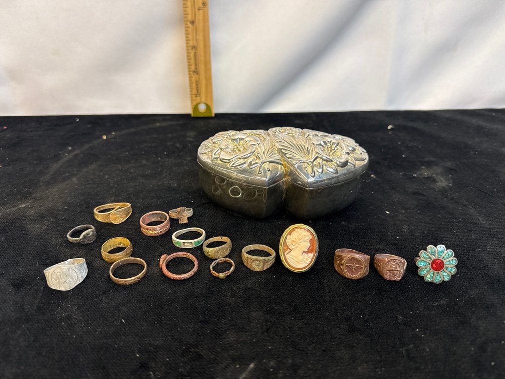 Metal Embossed Jewelry Box w/Rings