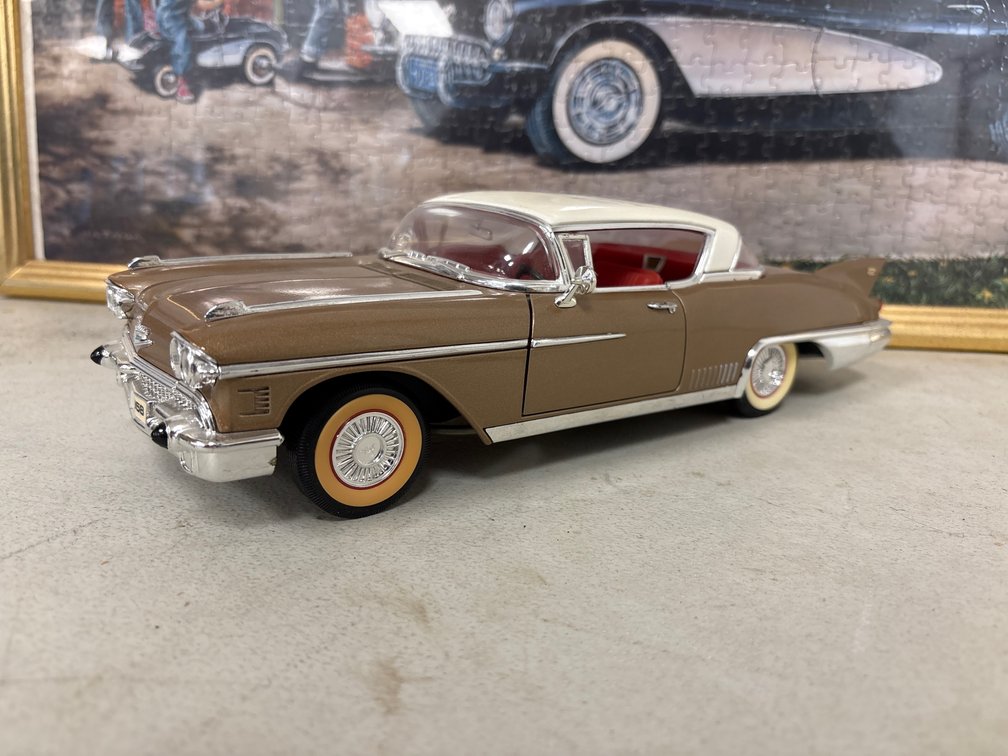 1958 Cadillac Eldrado Seville (1:18)