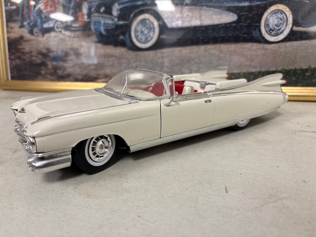 1959 Cadillac Eldarado Blarritz (1:18)
