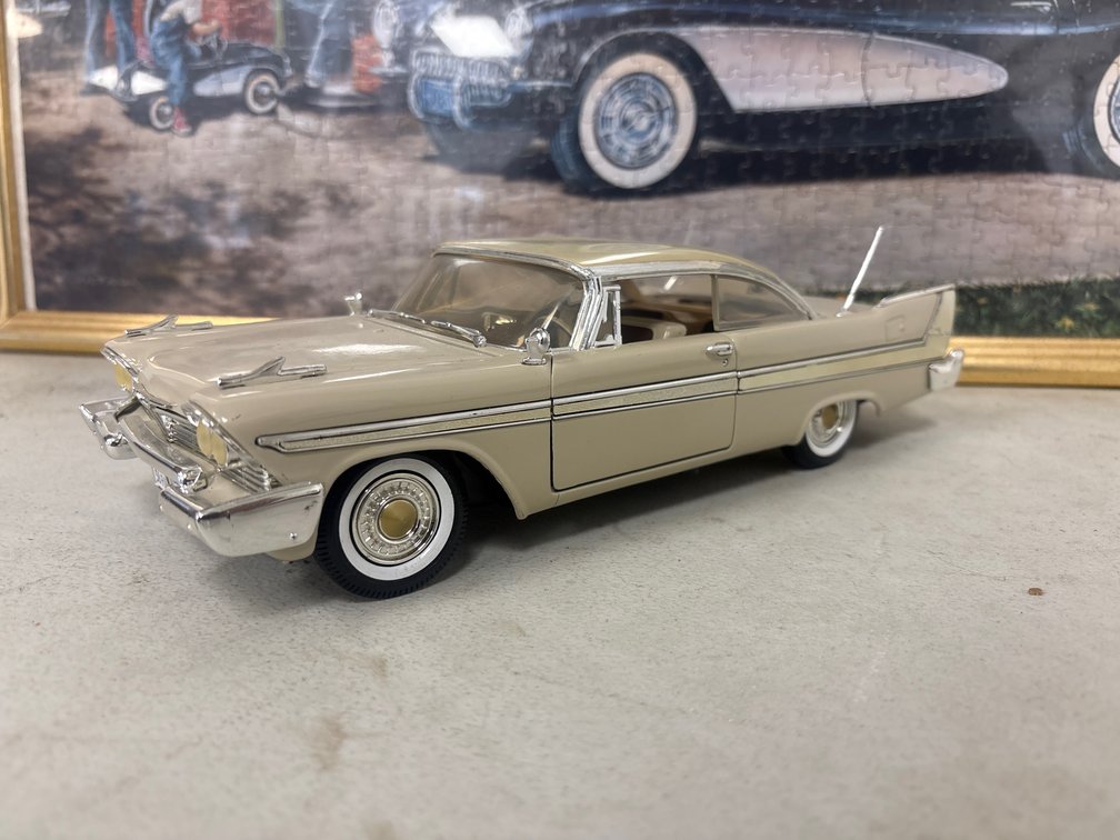 1958 Plymouth Fury (1:18)