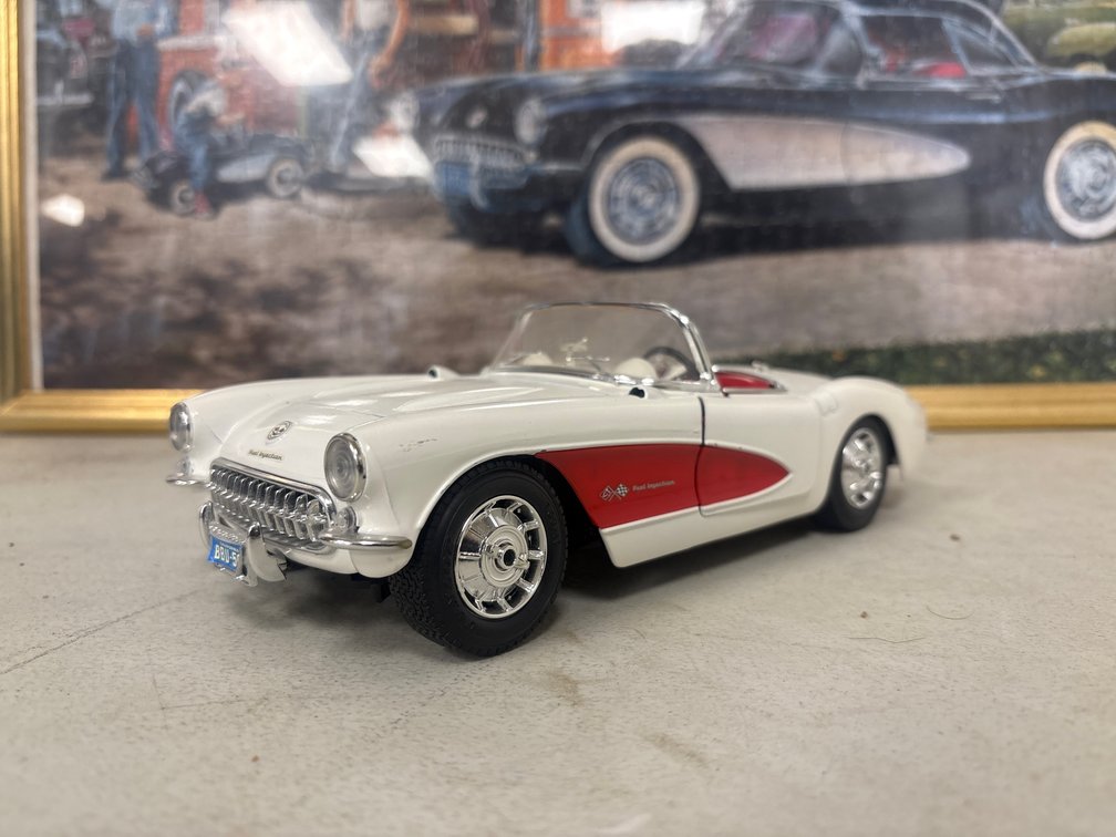 1957 Chevrolet Corvette (1:18)