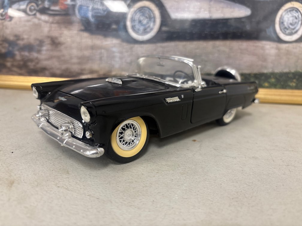 1956 Thunderbird (1:18)