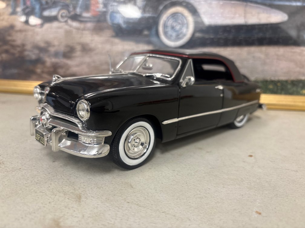 1950 Ford (1:18)