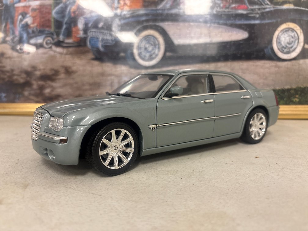 2005 Chrysler 300C (1:18)