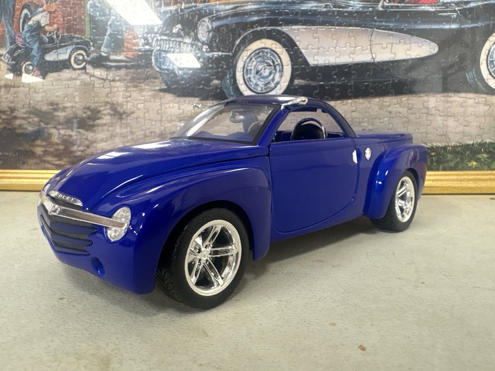 2000 Chevrolet SSR (1:18)