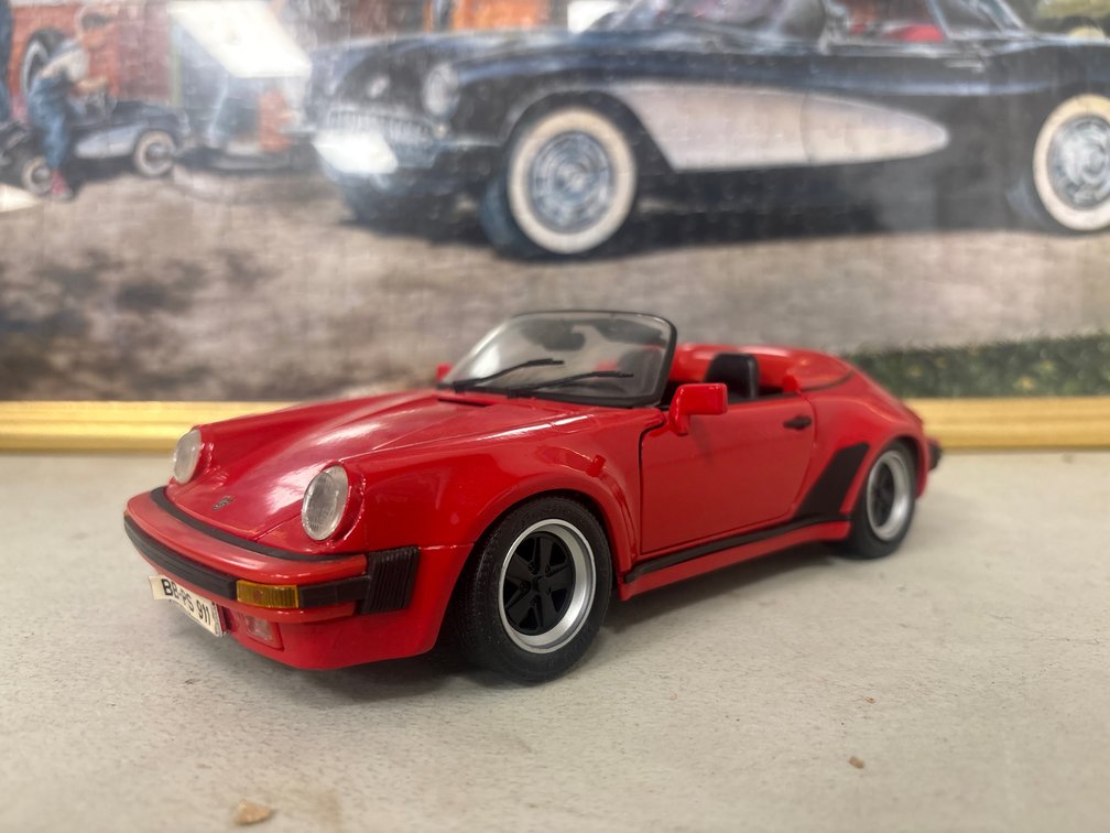 1989 Porsche 911 Speedster (1:18)