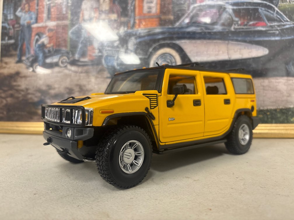 Hummer H2 (1:18)