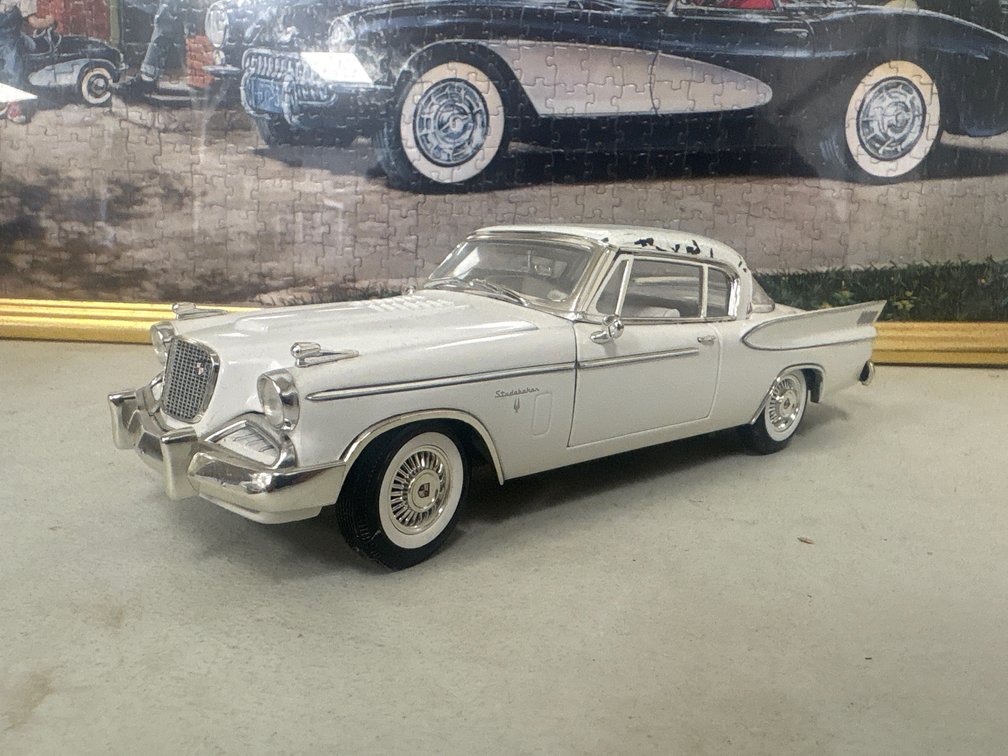 1957 Studebaker Gold Hawk (1:18)
