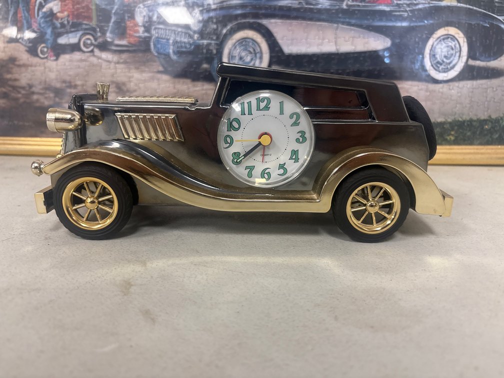 Classic Car Desk Clock