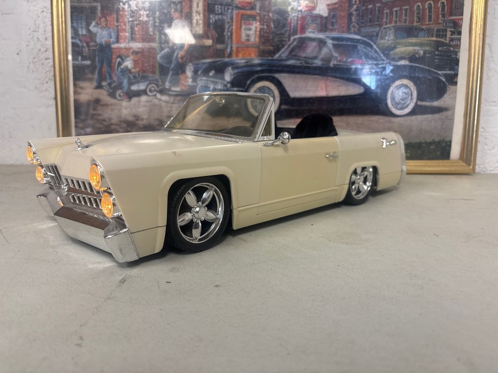 Bratz FM Cruiser (Lights Come On)