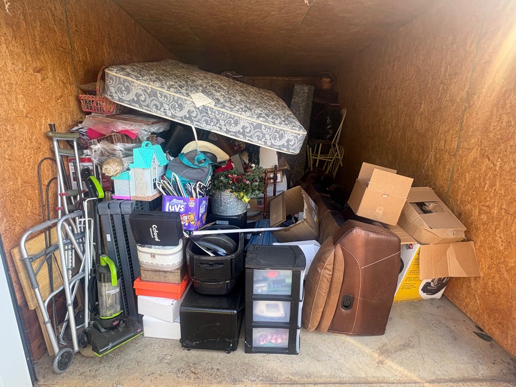 Image for Carlyle Storage Unit Auction