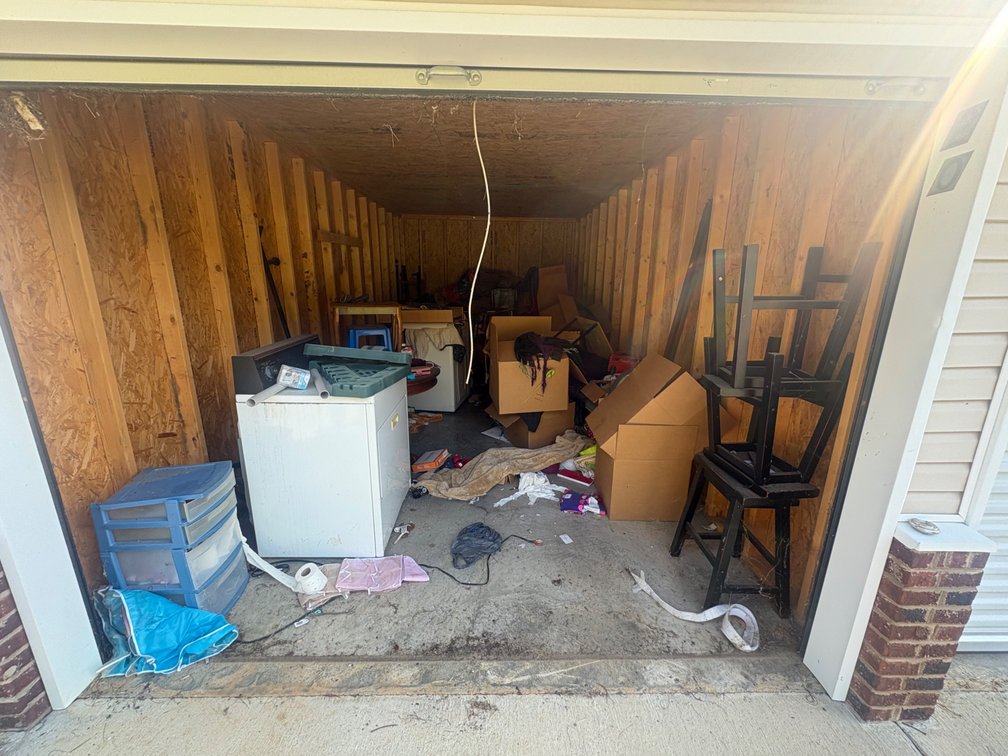 Image for Carlyle Storage Unit Auction