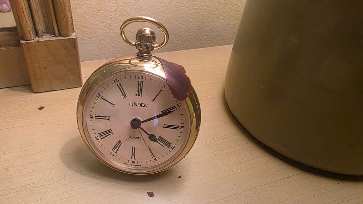 Linden Desk Clock