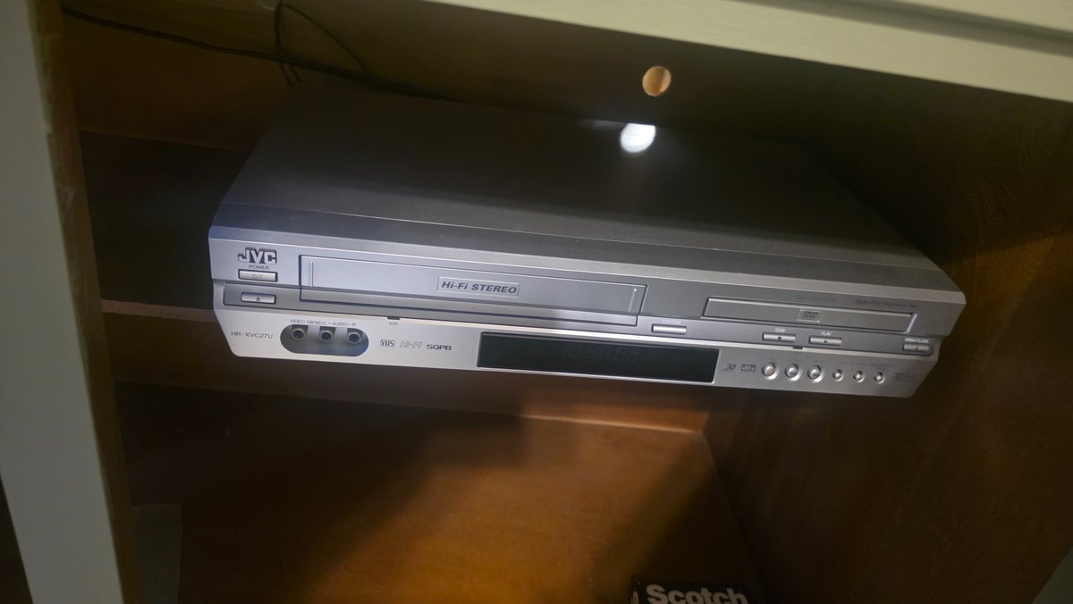 JVC VCR/DVD Player