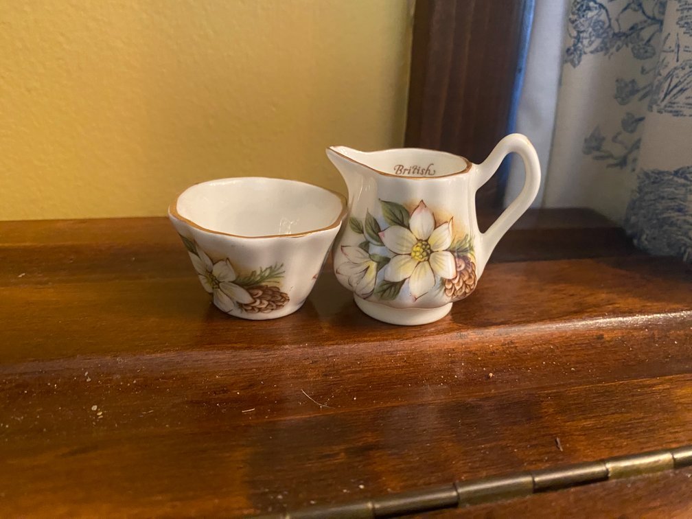 Miniature British of Columbia Souvenir Sugar & Creamer Set