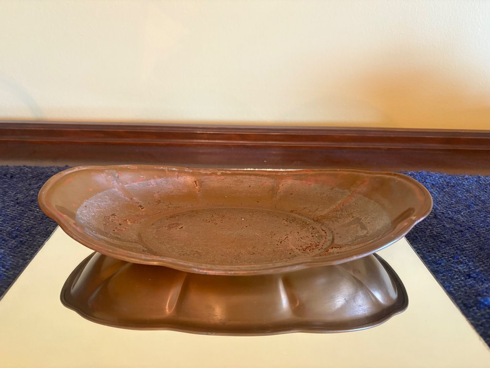 Oval Scalloped Bread Tray