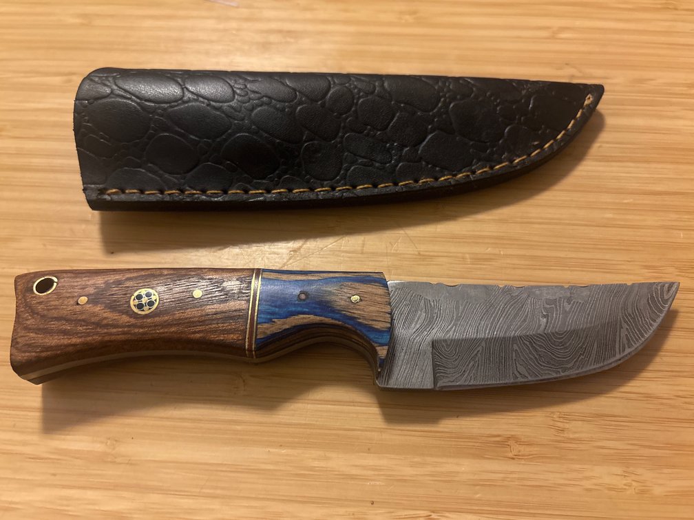 Damascus Fixed-Blade Knife