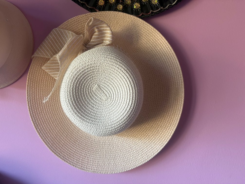 Cream-Colored Wide-Brim Sun Hat w/Bow