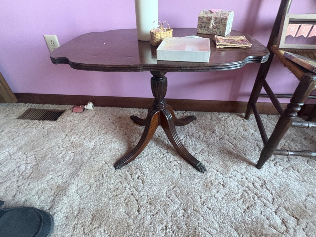 Vintage Accent Table w/Metal Claw Feet