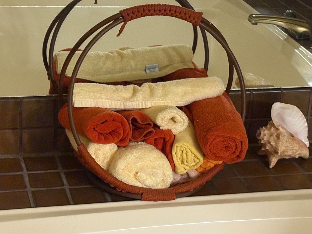 Basket w/Towels