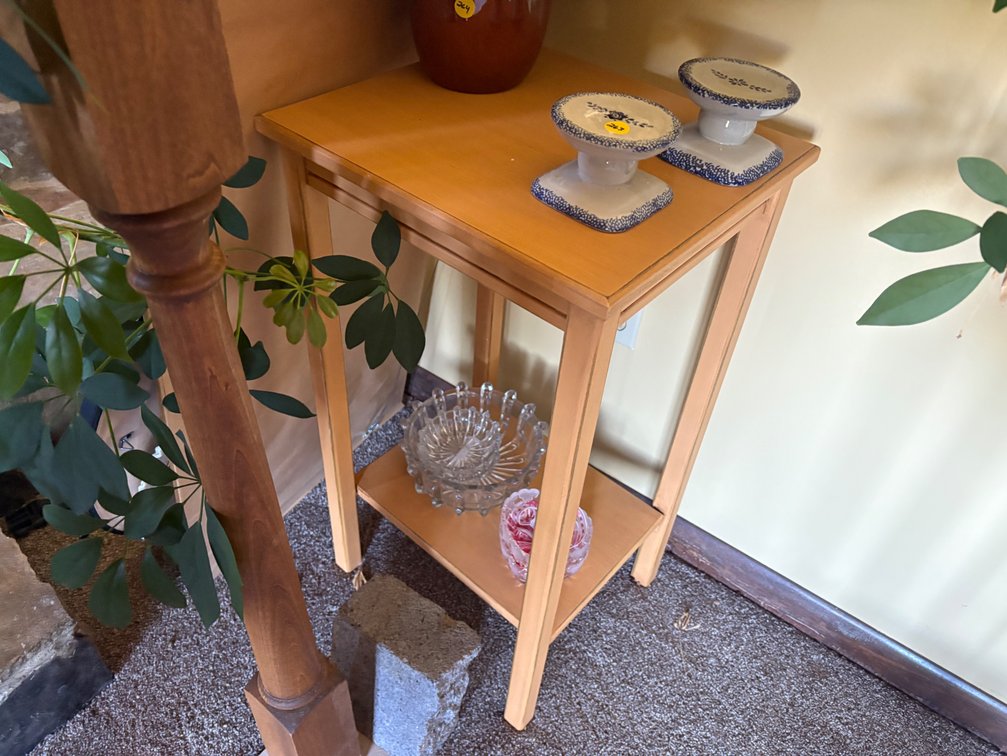 Side Table/Plant Stand